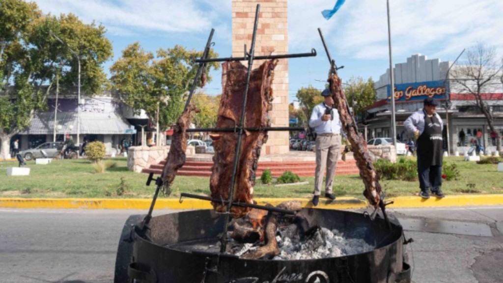 ALVEAR YA PALPITA LA FIESTA DE LA GANADERÍA
