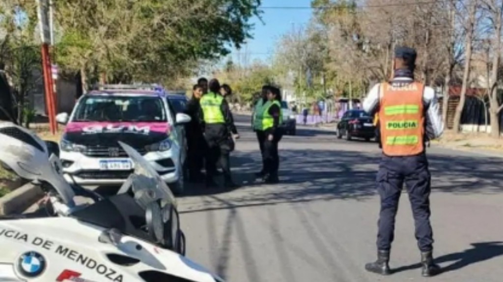 RESCATARON A MÁS DE 30 ADULTOS Y 10 NIÑOS EN CORRIENTES Y MENDOZA