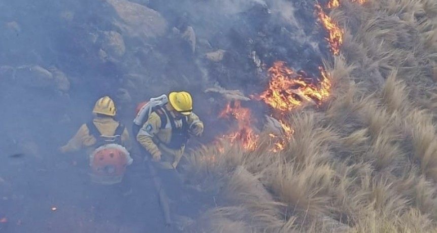 CÓRDOBA: YA SE QUEMARON MÁS DE 23.000 HECTÁREAS Y EL FUEGO CONTINÚA